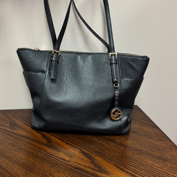 Michael Kors Jet Set Pebbled Leather Tote – Black – Excellent Condition - Picture 2 of 8